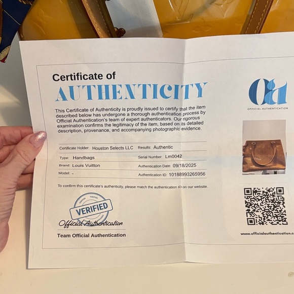 Vibrant Louis Vuitton Mustard Vernise Tote with COA - Picture 16 of 16